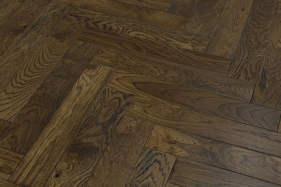 Natura Engineered Herringbone Tawny Brown Lacquered 90-DN-XU