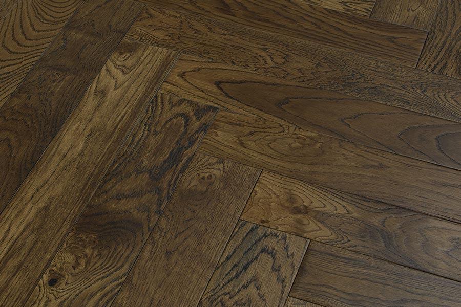 Natura Engineered Herringbone Tawny Brown Lacquered 90-DN-XU