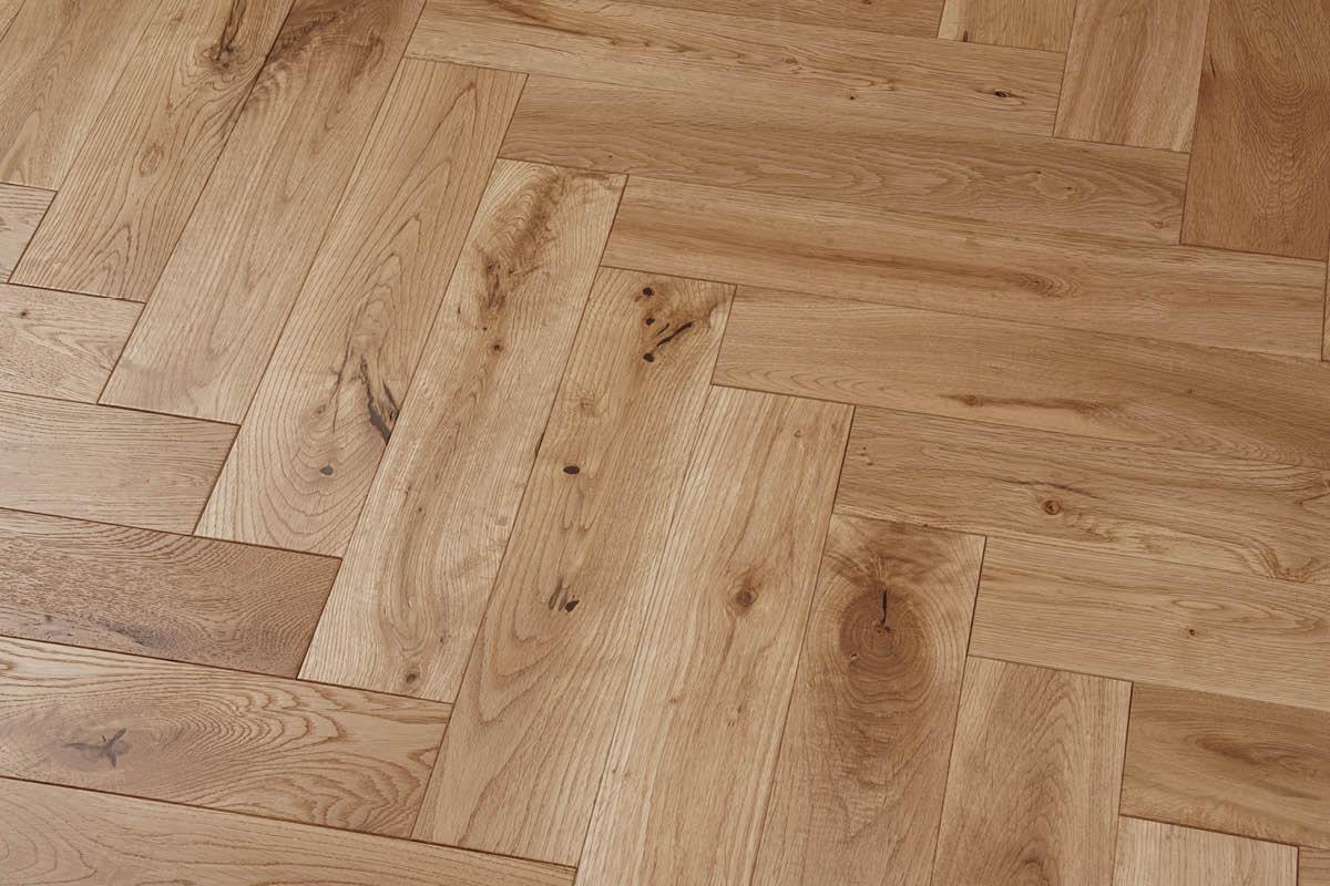 Natura 18mm x 90mm Rustic Oak Solid Wood Natural Brushed & Oiled SOL-NTHB-14-3680
