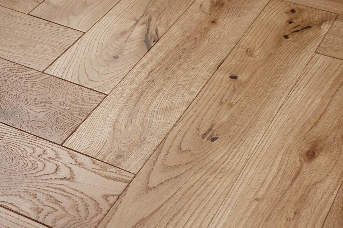 Natura 18mm x 90mm Rustic Oak Solid Wood Natural Brushed & Oiled SOL-NTHB-14-3680