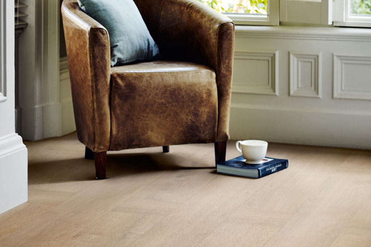 Polyflor Camaro Cashmere Oak Gluedown LVT 2244