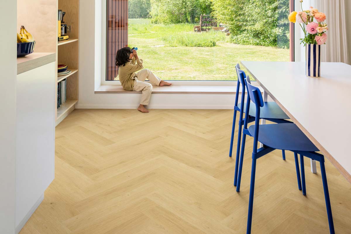 Quick-Step Impressive Design Nutmeg Oak Click Herringbone Laminate IMD