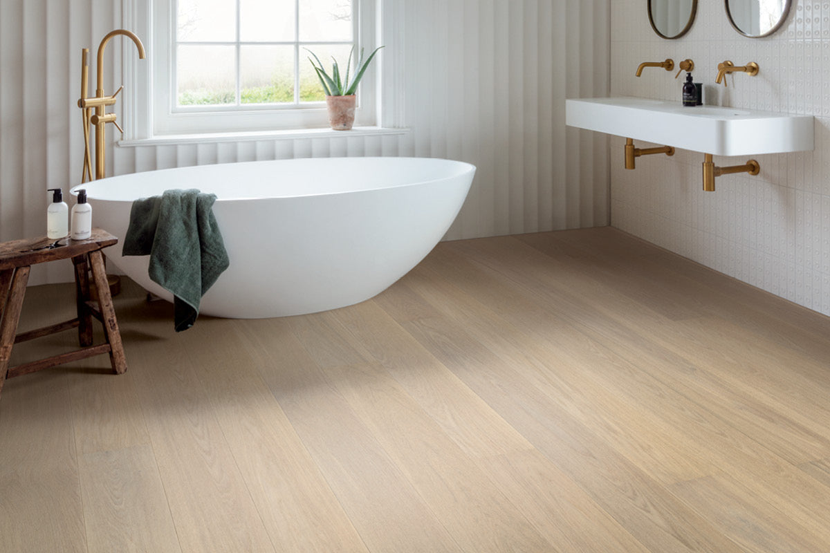 Quick-Step Cascada Lily White Oak Extra Matt Lacquered Waterproof Wood Flooring CASC5106