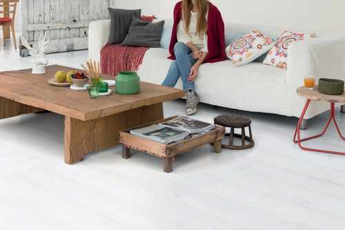 Quick-Step Impressive White Planks Click Laminate IM1859