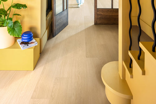 Quick-Step Impressive White Varnished Oak Click Laminate IM3105