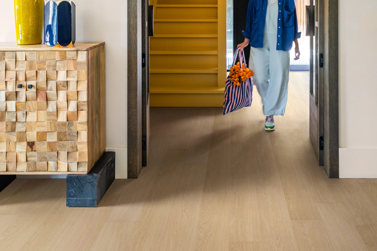 Quick-Step Impressive White Varnished Oak Click Laminate IM3105