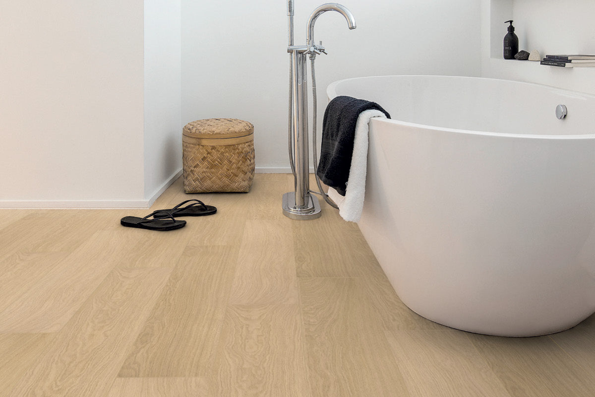 Quick-Step Impressive White Varnished Oak Click Laminate IM3105