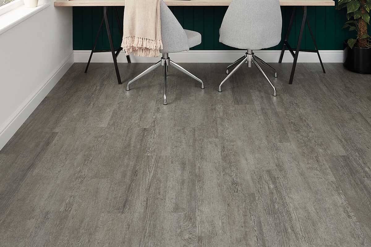 Karndean Knight Tile Quayside Oak Gluedown LVT KP148