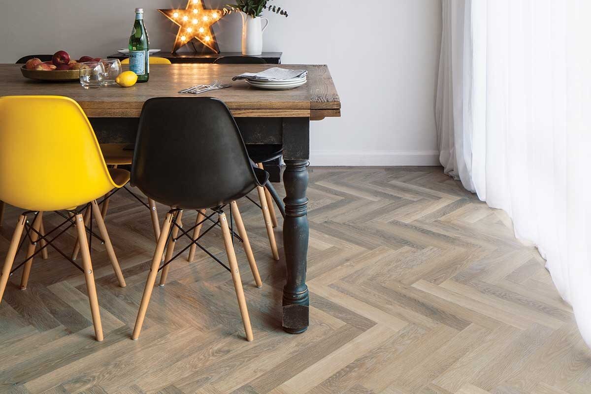 Karndean Knight Tile Lime Washed Oak Gluedown Herringbone SM-KP99