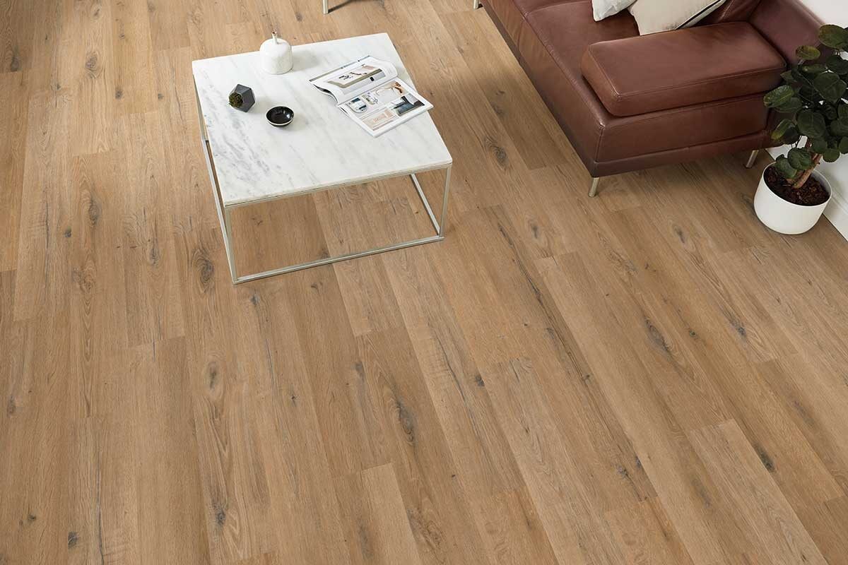Karndean Knight Tile Natural Character Oak Gluedown LVT KP145