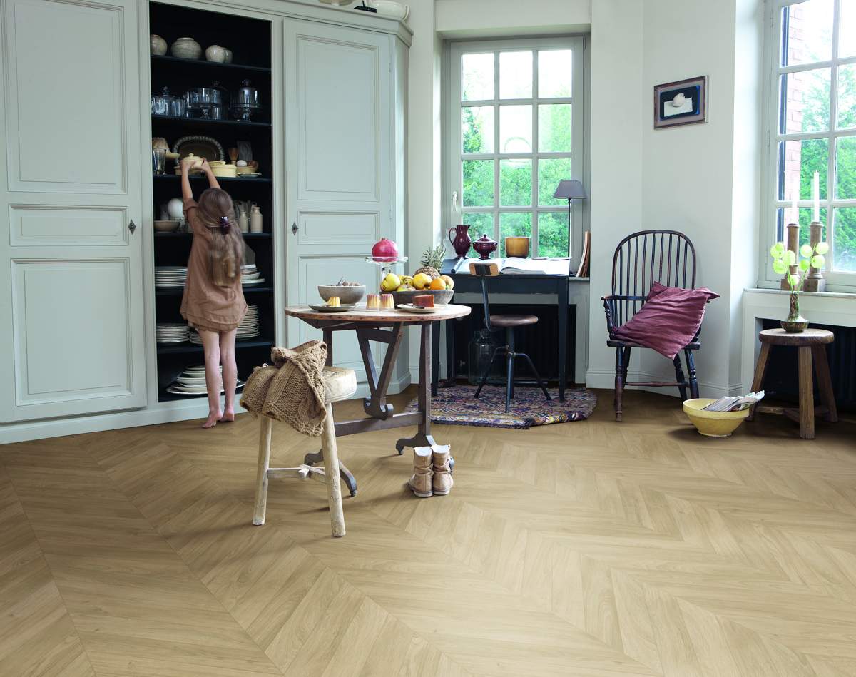 Quick-Step Impressive Patterns Chevron Oak Medium Click Chevron Laminate IPA4160