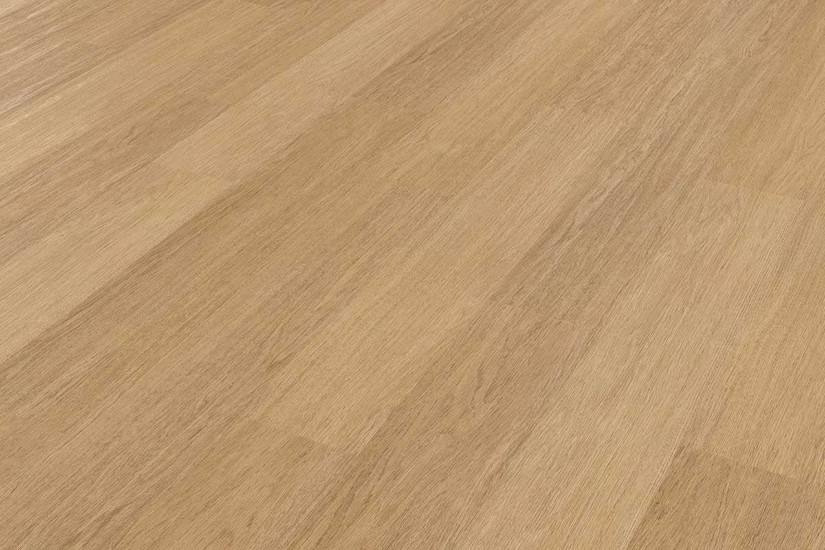 Karndean Knight Tile Natural Studio Oak Gluedown LVT KP151