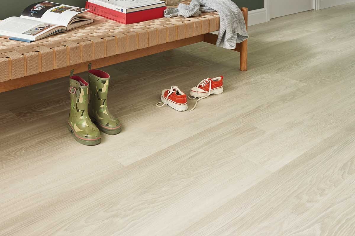 Karndean Knight Tile Nordic Limed Oak Gluedown LVT KP153